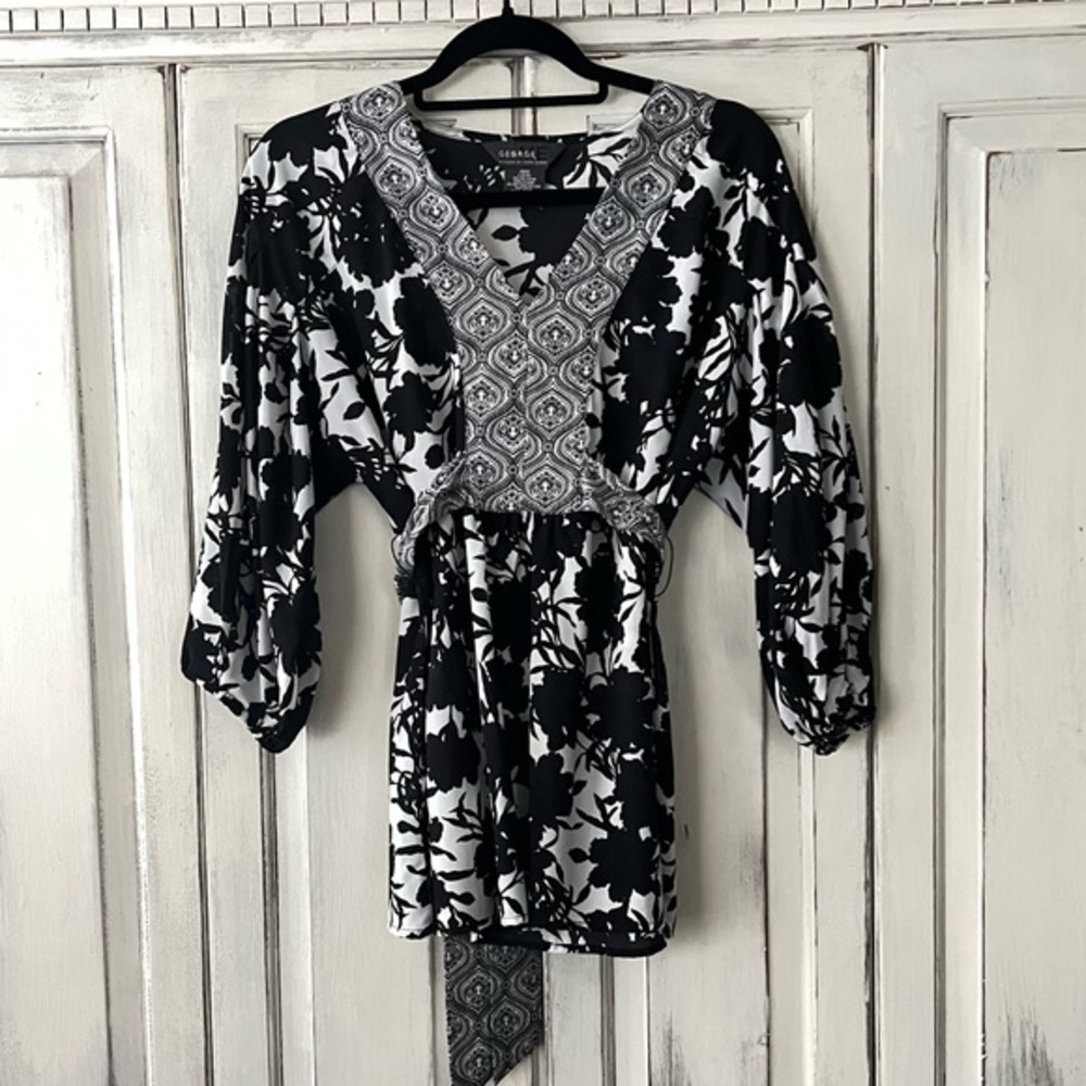 GEORGE 3/4 Sleeve Belted Top in Black/White LG